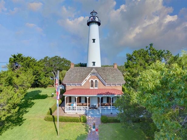 The iconic St. Simons Lighthouse Museum, a beacon of history and discovery.