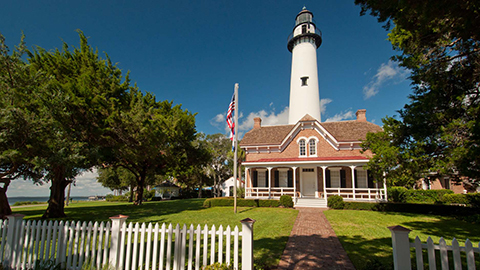 Explore the vibrant arts and museum scene of St. Simons Island, where culture and creativity flourish.