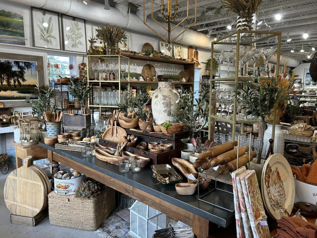 Simons Gallery Gifts & Antiques: Your Destination for Unique Finds on Saint Simons Island